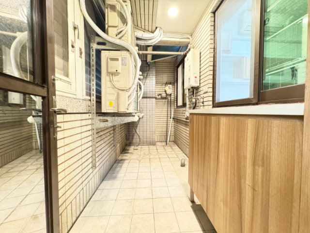 泰山買方賣屋大露台京城美妝四房車,新北市泰山區仁義路