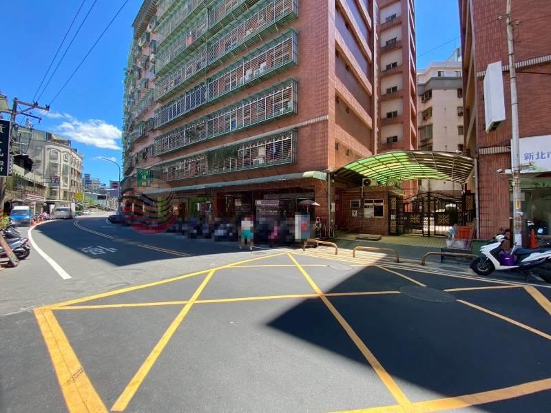 五股買房賣屋三面採光方正大三房,新北市五股區成泰路三段