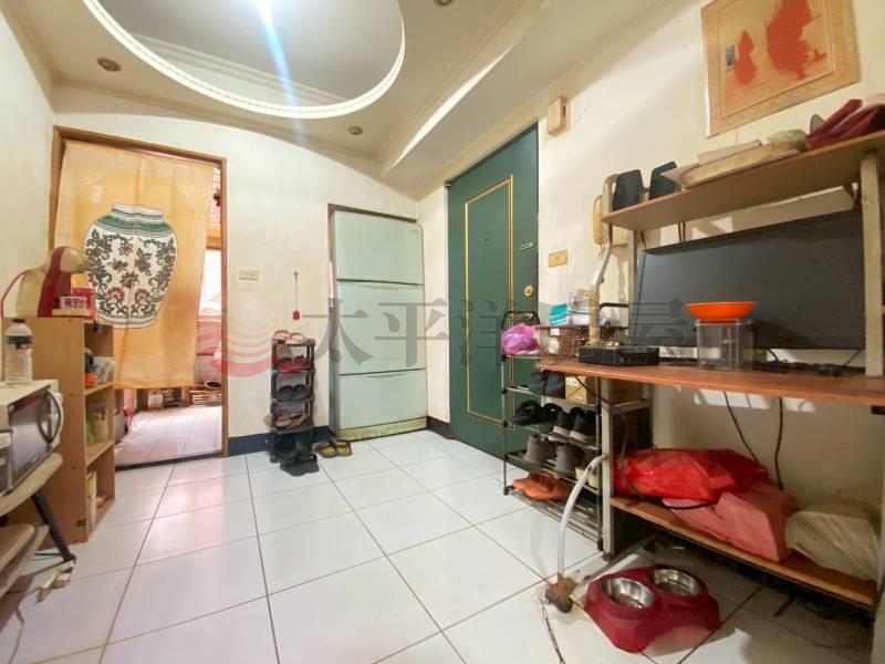 五股買房賣屋三面採光方正大三房,新北市五股區成泰路三段