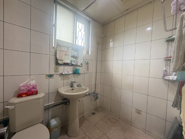 泰山買房賣屋邊間明亮鼎加美寓,新北市泰山區明志路二段