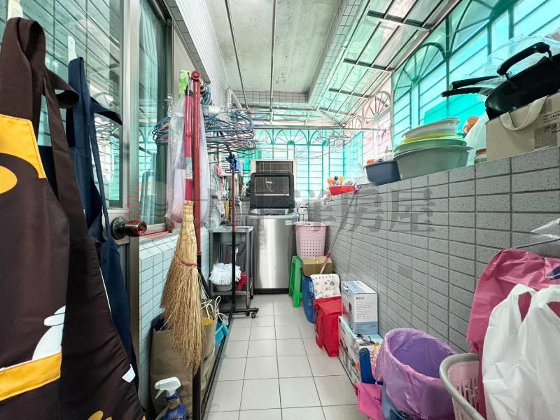 五股買房賣屋層峰採光18%公設大三房車,新北市五股區明德路