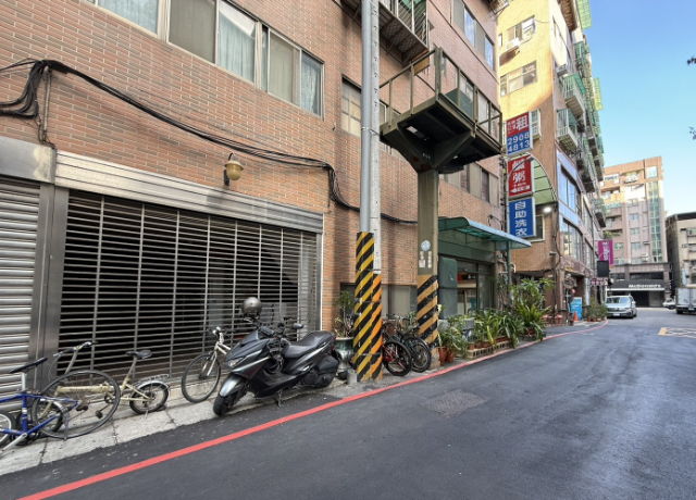 泰山買房賣屋輔大旁最便宜辦公室,新北市泰山區明志路三段