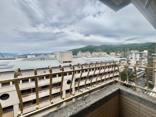 泰山買房賣屋十八甲哈佛景觀大四房,新北市泰山區仁愛路