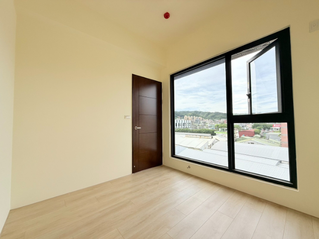 五股買房賣屋全新富總雙主臥三房車,新北市五股區新城一路