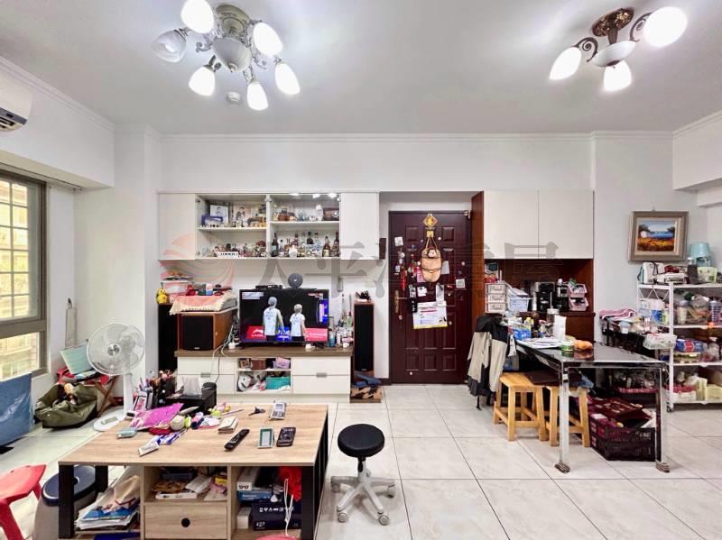 泰山買房賣屋十八甲高樓層採光3房車,新北市泰山區中港西路