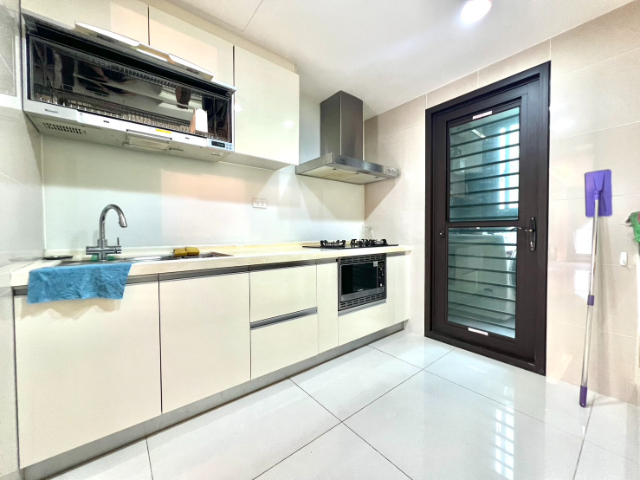 五股買房賣屋世界之星高樓美裝潢四房車,新北市五股區新城八路