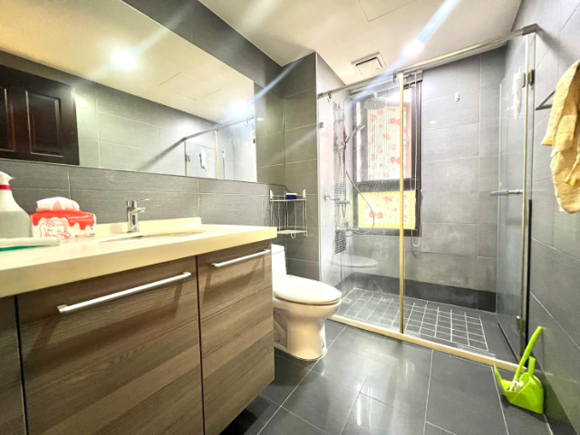 五股買房賣屋世界之星高樓美裝潢四房車,新北市五股區新城八路