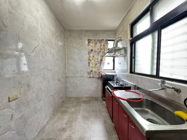 五股買房賣屋運動中心旁美寓,新北市五股區成泰路三段