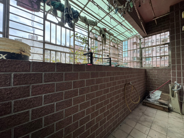 五股買房賣屋6.6%公設電梯三房超大車位,新北市五股區五福路