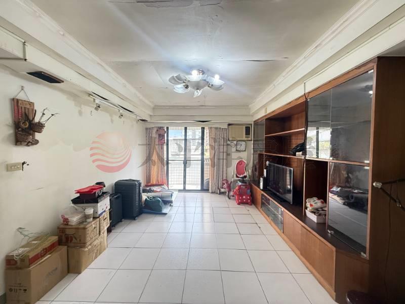 泰山買房賣屋稀有三陽開泰三房車,新北市泰山區辭修路