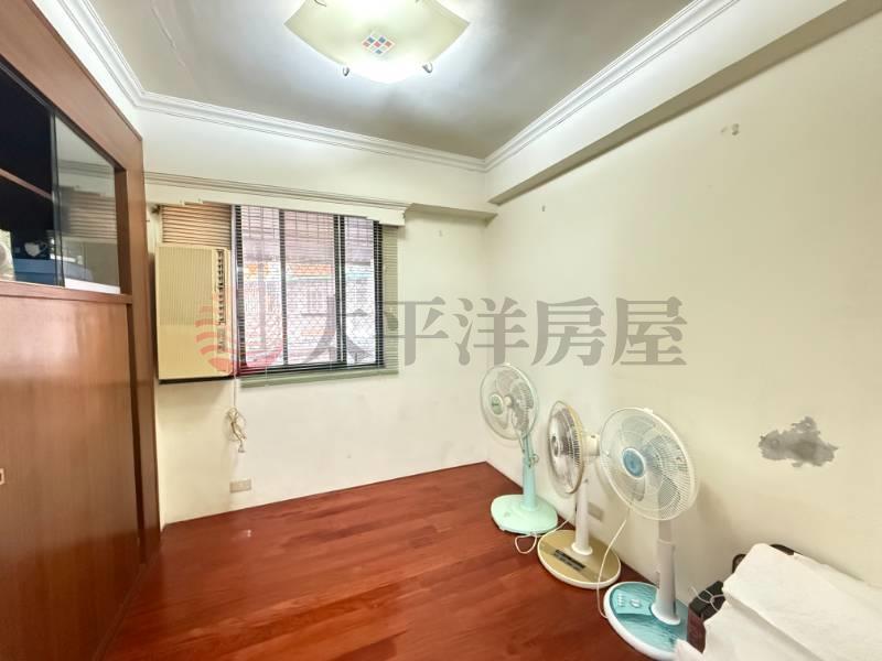 泰山買房賣屋稀有三陽開泰三房車,新北市泰山區辭修路