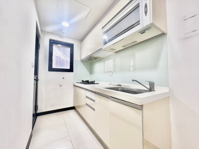 五股買房賣屋立信首購邊間三房車,新北市五股區凌雲路一段