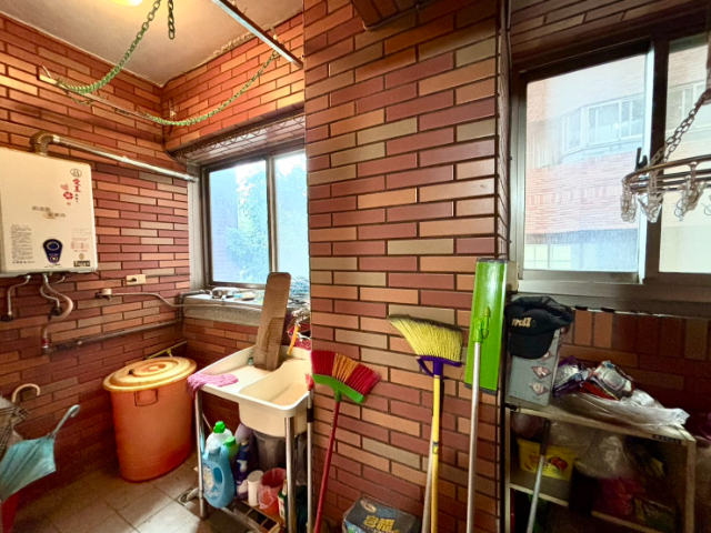 泰山買房賣屋晶華小築溫馨三房,新北市泰山區明志路二段