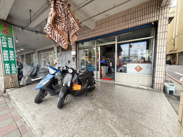 五股買房賣屋4米5面寬邊間聚財店面,新北市五股區成泰路一段