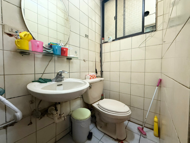 五股買房賣屋4米5面寬邊間聚財店面,新北市五股區成泰路一段