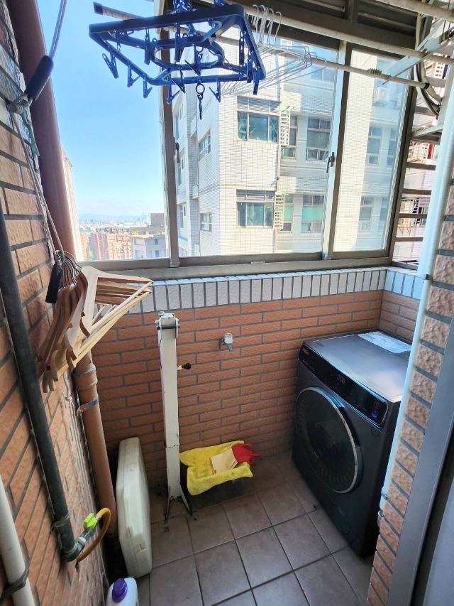 五股買房賣屋稀有美景採光三房車,新北市五股區登林路