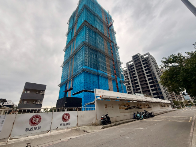 泰山買房賣屋知名華固邊間四房雙車,新北市泰山區花田路