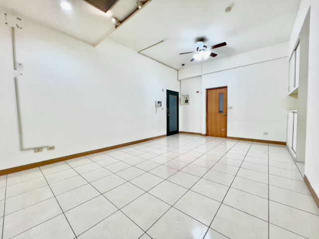 五股買房賣屋稀有麗源珍品邊間四房車,新北市五股區民義路一段