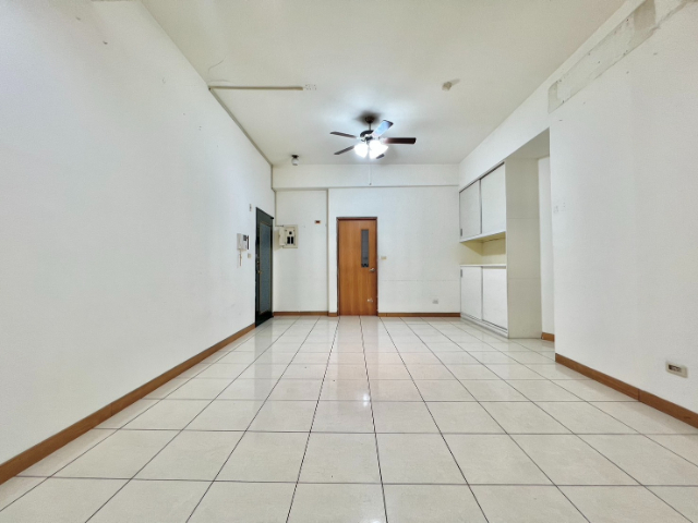 五股買房賣屋稀有麗源珍品邊間四房車,新北市五股區民義路一段