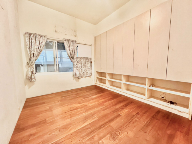 五股買房賣屋稀有麗源珍品邊間四房車,新北市五股區民義路一段