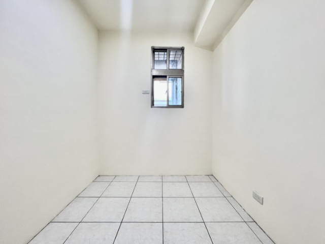 五股買房賣屋邊間無限棟距兩房,新北市五股區成泰路一段