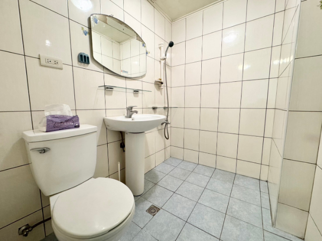 五股買房賣屋公園綠境方正大三房車,新北市五股區成泰路一段