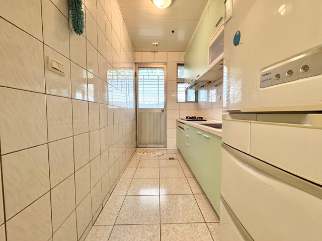 五股買房賣屋公園綠境方正大三房車,新北市五股區成泰路一段