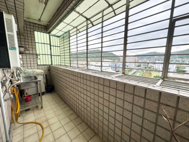 五股買房賣屋公園綠境方正大三房車,新北市五股區成泰路一段