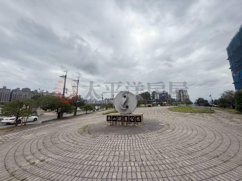 泰山買房賣屋明日美麗景觀兩房車,新北市泰山區信華六街