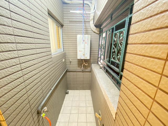 泰山買房賣屋十八甲正中心三房車,新北市泰山區仁愛路