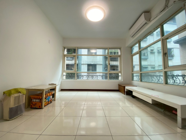 泰山買房賣屋18甲旁低公設採光美4房,新北市泰山區楓樹街