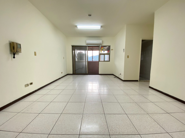 泰山買房賣屋低公設採光電梯三房,新北市泰山區泰林路二段