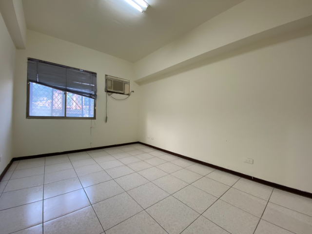 泰山買房賣屋低公設採光電梯三房,新北市泰山區泰林路二段