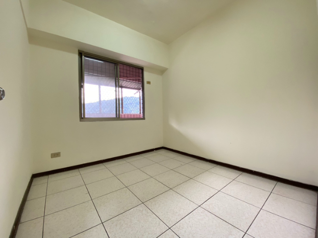 泰山買房賣屋低公設採光電梯三房,新北市泰山區泰林路二段