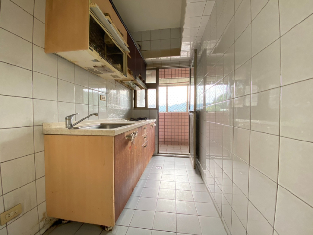 泰山買房賣屋低公設採光電梯三房,新北市泰山區泰林路二段