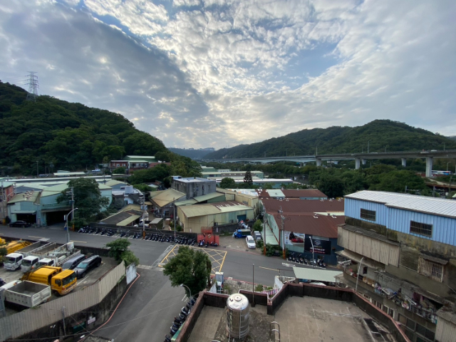 泰山買房賣屋低公設採光電梯三房,新北市泰山區泰林路二段