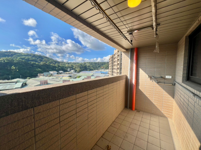 五股買房賣屋漢特綠邸稀有山景邊間三房,新北市五股區凌雲路一段