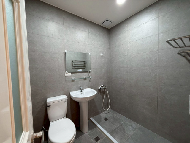 泰山買房賣屋低總價全新裝潢美3房,新北市泰山區明志路二段