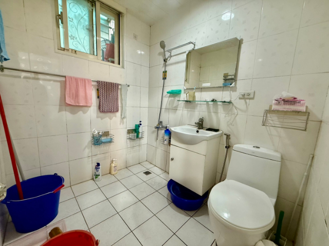 泰山買房賣屋邊間採光機能佳美寓,新北市泰山區明志路二段