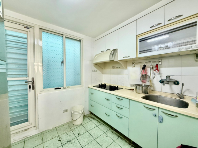 泰山買房賣屋邊間採光機能佳美寓,新北市泰山區明志路二段