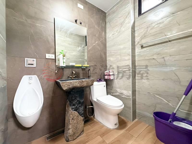 五股買房賣屋稀有挑高氣派美裝潢透天,新北市五股區中興路二段