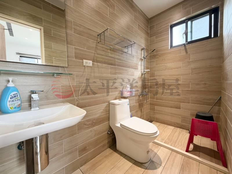 五股買房賣屋稀有挑高氣派美裝潢透天,新北市五股區中興路二段