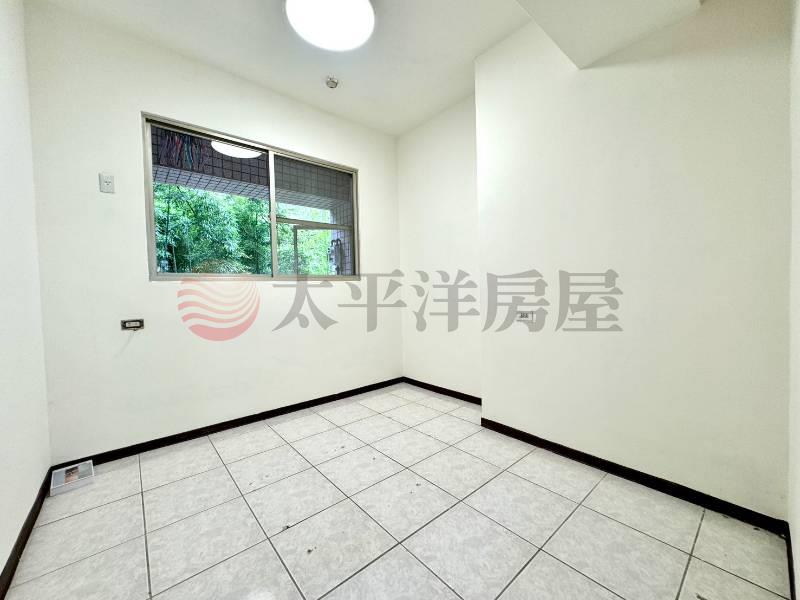 泰山買房賣屋13%低公設前後陽台三房,新北市泰山區泰林路二段