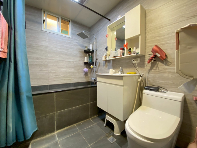 泰山買房賣屋輔大旁大坪數大四房,新北市泰山區明志路三段