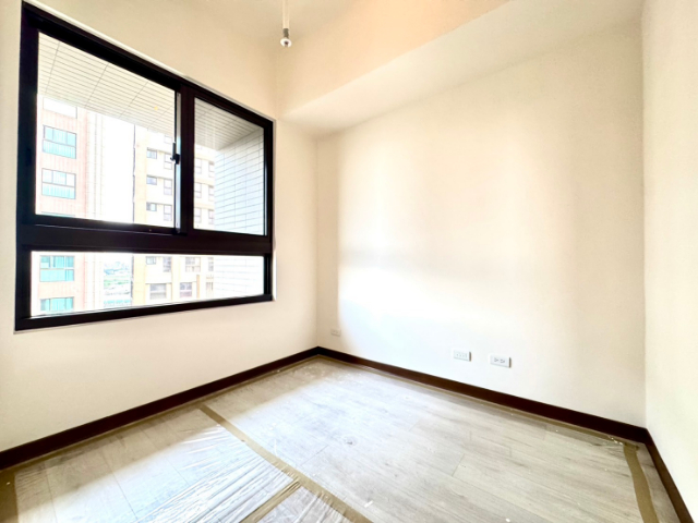 五股買房賣屋快樂王國邊間三房車,新北市五股區成洲五路