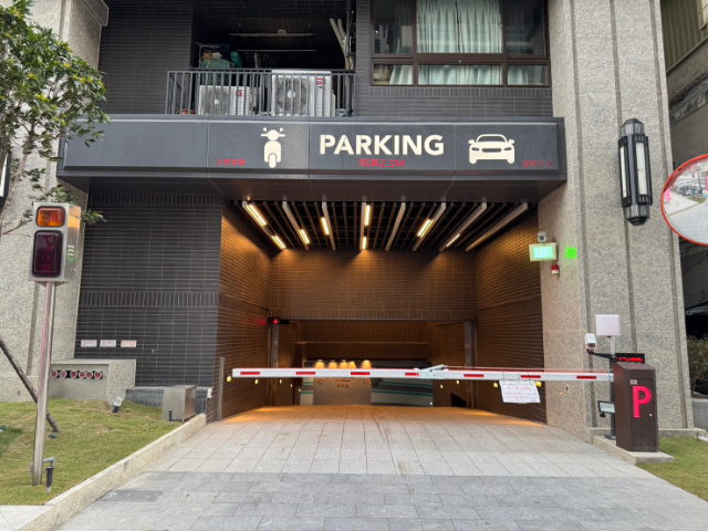 五股買房賣屋快樂王國邊間三房車,新北市五股區成洲五路