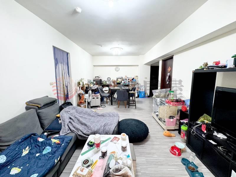 泰山買房賣屋麗緻漂亮大三房車,新北市五股區自強路