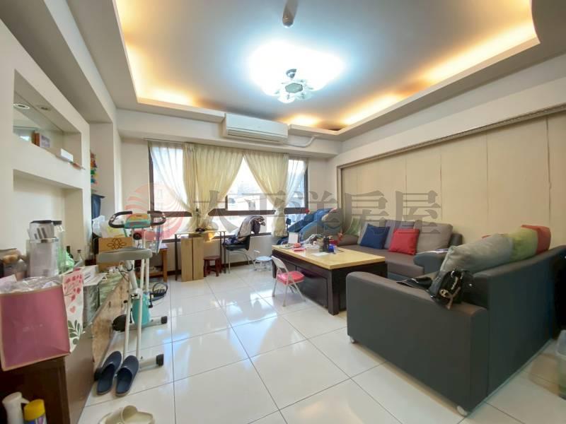 泰山買房賣屋18甲方正大4房平面車位,新北市泰山區仁德路