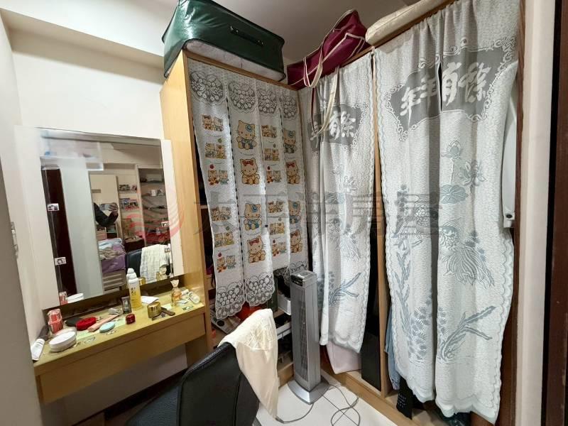 泰山買房賣屋18甲方正大4房平面車位,新北市泰山區仁德路