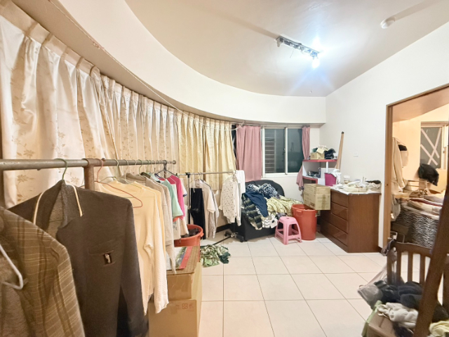 五股買房賣屋新蘆洲大空間電梯五房車,新北市五股區天乙路